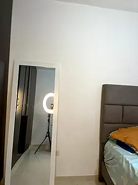 sophiee evanss  online show from 11-19-25, 01:11