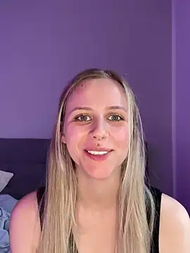 lunawolf21 online show from 03-10-25, 08:15