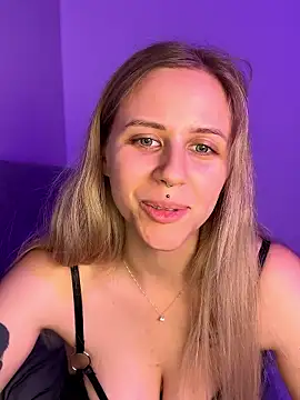 lunawolf21 online show from 01-08-26, 08:22