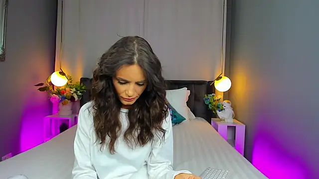 Snapshot of CarlaWhite chatting on 10-02-25, 03:35 CarlaWhite online show from 10-02-25, 03:35