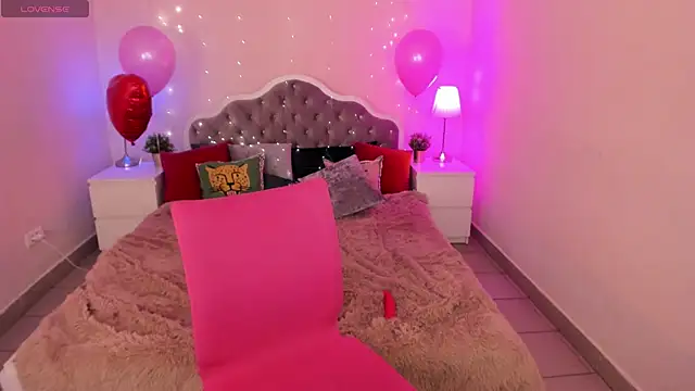 Snapshot of Aria_Blisss chatting on 02-13-25, 02:01 Aria Blisss online show from 02-13-25, 02:01