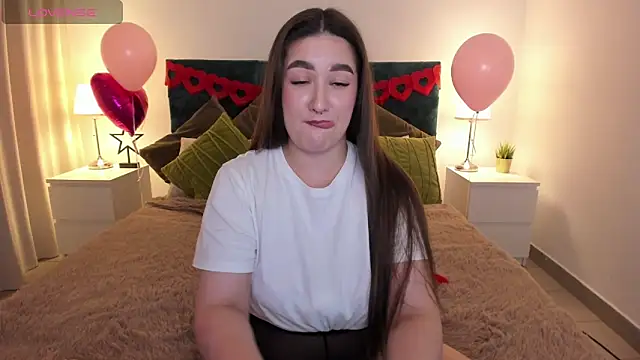 Snapshot of Aria_Blisss chatting on 02-19-25, 12:44 Aria Blisss online show from 02-19-25, 12:44