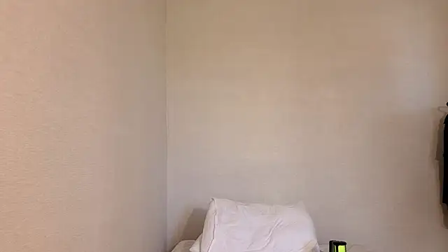 Snapshot of Aria_Blisss chatting on 06-25-26, 05:12 Aria Blisss online show from 06-25-26, 05:12