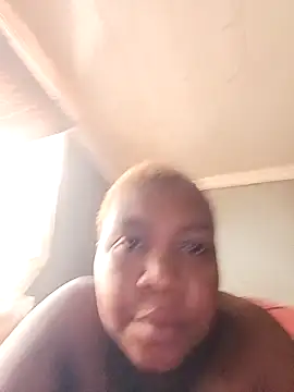 Snapshot of teebitch93 chatting on 11-25-25, 12:27 teebitch93 online show from 11-25-25, 12:27