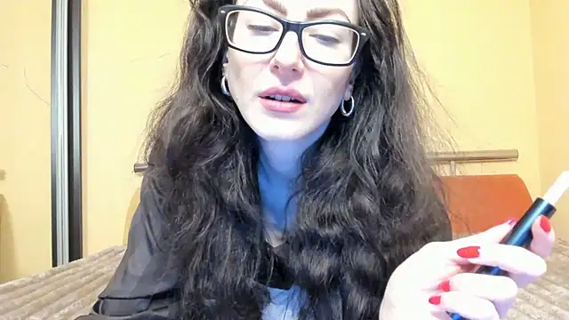 Baby Jewel online show from 12-20-25, 12:01