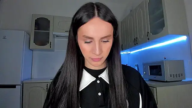 Kim Oberlin  online show from 02-06-26, 06:11