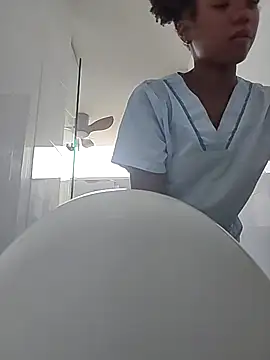 AriLennox  online show from 03-04-26, 01:39