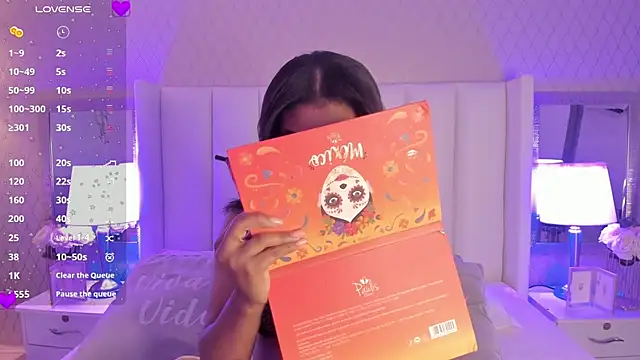 SophiaSmiiths  online show from 02-24-25, 08:14