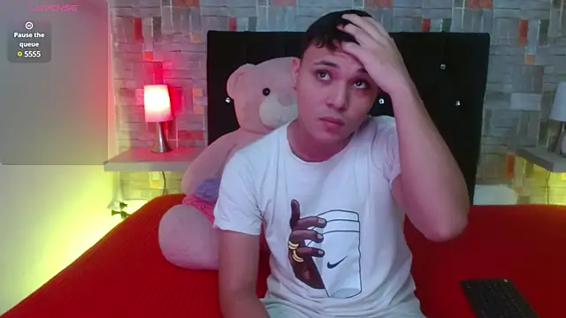 couple lovelyds online show from 02-11-25, 12:37