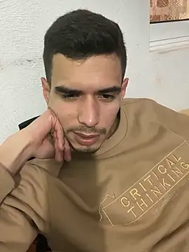 Snapshot of RicarBer chatting on 02-12-26, 09:32 RicarBer online show from 02-12-26, 09:32