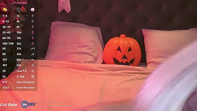 Snapshot of ZaraReignn chatting on 10-26-25, 08:37 ZaraReignn online show from 10-26-25, 08:37