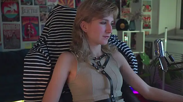 LuxRayi online show from 12-26-24, 06:30