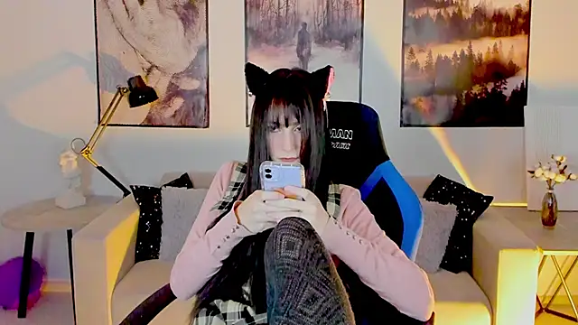 LuxRayi online show from 01-28-25, 09:19