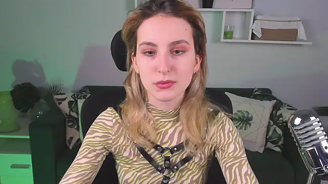 LuxRayi online show from 03-02-25, 05:58