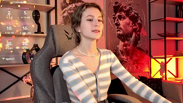 LuxRayi online show from 09-17-25, 08:32