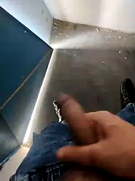 Snapshot of Masti441 chatting on 02-19-25, 08:22 Masti441 online show from 02-19-25, 08:22