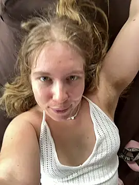 Snapshot of fluffy_bunnyxxx chatting on 12-22-24, 06:39 fluffy bunnyxxx online show from 12-22-24, 06:39