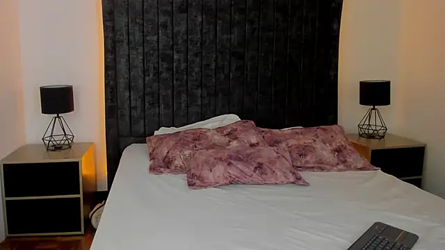 Snapshot of NataGarcia chatting on 09-19-25, 04:40 NataGarcia online show from 09-19-25, 04:40