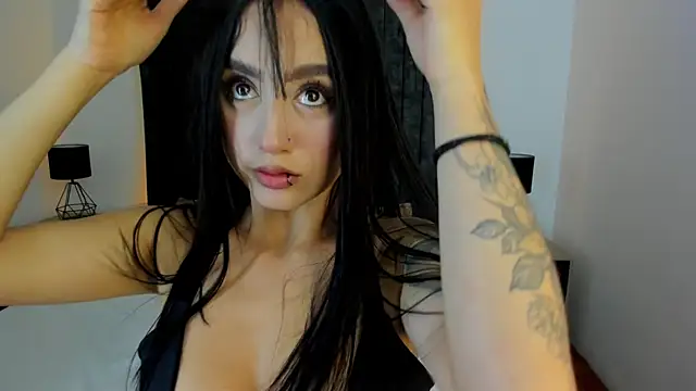 Snapshot of NataGarcia chatting on 11-21-25, 04:27 NataGarcia online show from 11-21-25, 04:27