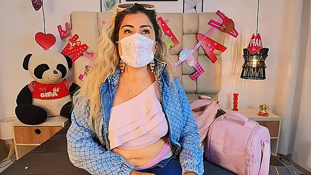 AdharaSmithh online show from 09-18-25, 08:00