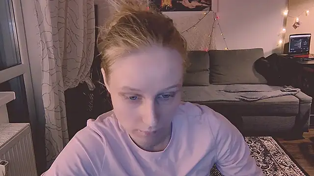 KatiKate online show from 02-18-25, 03:54