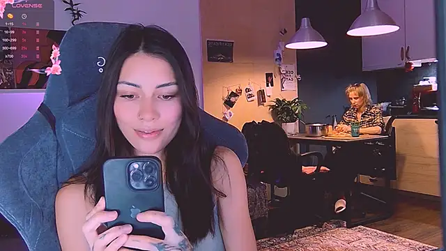 KatiKate online show from 10-18-25, 05:25