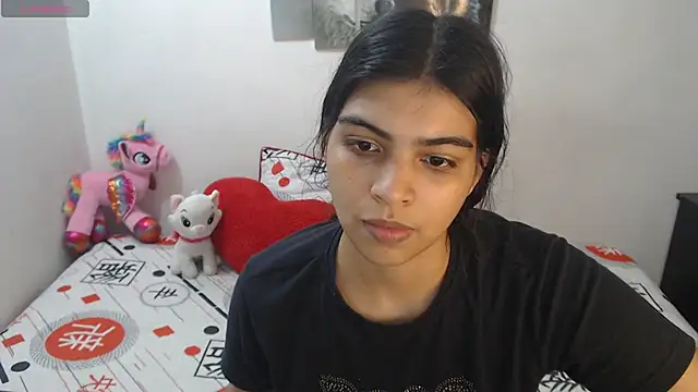 Snapshot of Pocahontas_Princess_ chatting on 10-14-25, 02:40 Pocahontas Princess online show from 10-14-25, 02:40