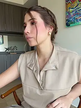 Snapshot of SophieRaily_ chatting on 01-27-25, 08:39 SophieRaily online show from 01-27-25, 08:39