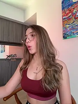 Snapshot of SophieRaily_ chatting on 02-11-25, 11:54 SophieRaily online show from 02-11-25, 11:54