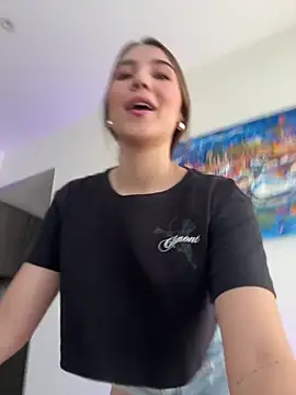 Snapshot of SophieRaily_ chatting on 02-24-25, 06:47 SophieRaily online show from 02-24-25, 06:47