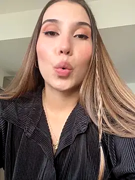 Snapshot of SophieRaily_ chatting on 09-10-25, 07:14 SophieRaily online show from 09-10-25, 07:14