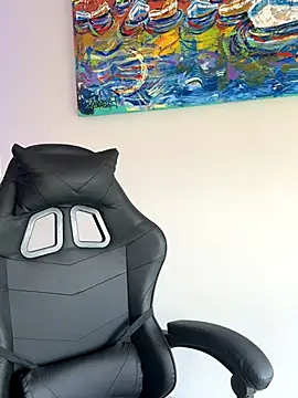 Snapshot of SophieRaily_ chatting on 09-25-25, 08:12 SophieRaily online show from 09-25-25, 08:12