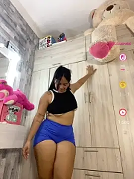Snapshot of Violetrousse chatting on 05-15-26, 05:09 Violetrousse online show from 05-15-26, 05:09