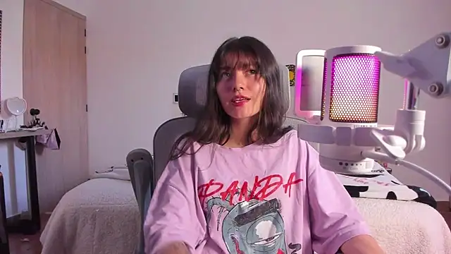 Snapshot of Sakito_Tokio chatting on 10-28-25, 10:12 Sakito Tokio online show from 10-28-25, 10:12