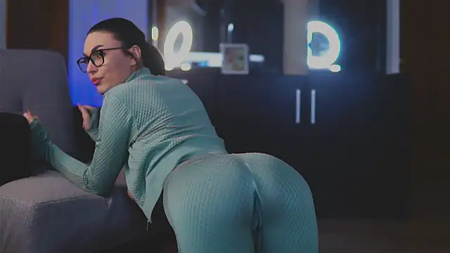 Snapshot of Mona_Lisss chatting on 01-21-25, 05:41 Mona Lisss online show from 01-21-25, 05:41