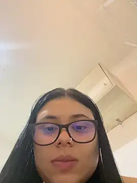 alissonfernandez  online show from 04-15-26, 11:38