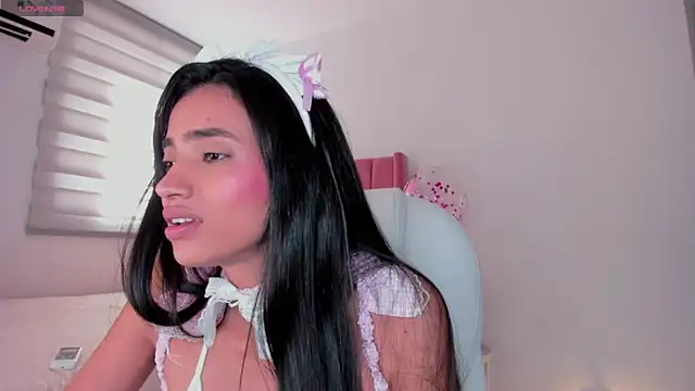 Snapshot of Ninamirley chatting on 12-13-24, 02:16 Ninamirley online show from 12-13-24, 02:16