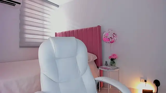 Ninamirley online show from 12-14-24, 01:05