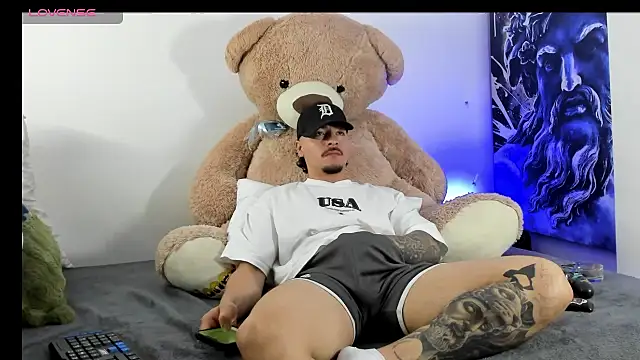 boyc022  online show from 01-11-26, 05:40