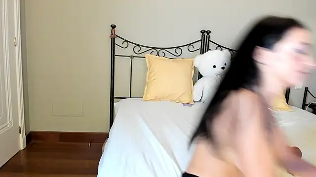 Snapshot of LunaMystyque chatting on 03-18-25, 11:20 LunaMystyque online show from 03-18-25, 11:20