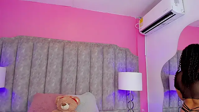 CoralHarmon online show from 01-08-25, 02:03