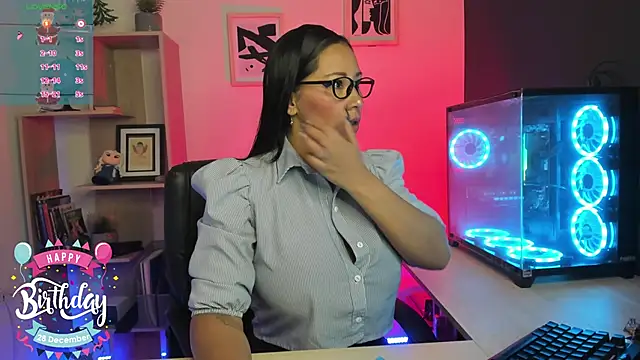 Snapshot of Sue_Wolls chatting on 12-20-24, 12:49 Sue Wolls online show from 12-20-24, 12:49