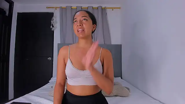 Snapshot of NAHOMI_MILLER chatting on 03-02-25, 03:48 NAHOMI MILLER online show from 03-02-25, 03:48