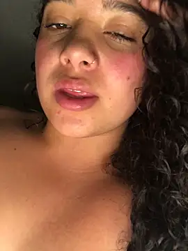 Snapshot of Julieta_333 chatting on 03-17-25, 06:40 Julieta 333 online show from 03-17-25, 06:40