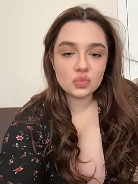 Snapshot of Dreamy_Kitty chatting on 02-02-25, 01:08 Dreamy Kitty online show from 02-02-25, 01:08