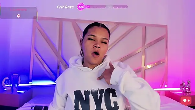 Snapshot of Carolina_Evanss chatting on 10-19-25, 11:44 Carolina Evanss online show from 10-19-25, 11:44