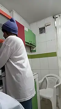 Snapshot of dholcee chatting on 12-20-24, 11:10 dholcee online show from 12-20-24, 11:10