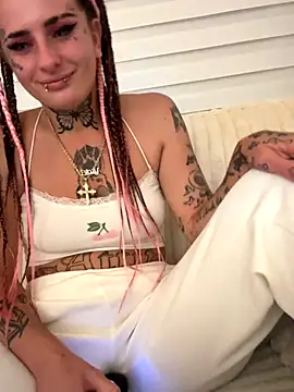 BlazyKitsune- online show from 09-18-25, 11:07