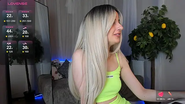 Snapshot of Katty_Lights chatting on 02-28-25, 04:31 Katty Lights online show from 02-28-25, 04:31