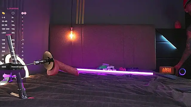 samuel boy tatoo online show from 10-06-25, 03:48